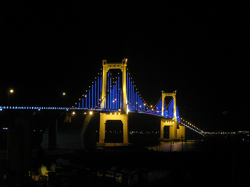 Cầu Thuận Phước khi về đêm