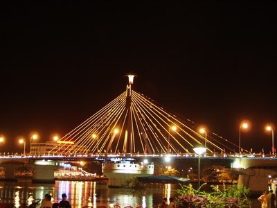 cau-song-han-cau-quay-noi-tieng-da-nang